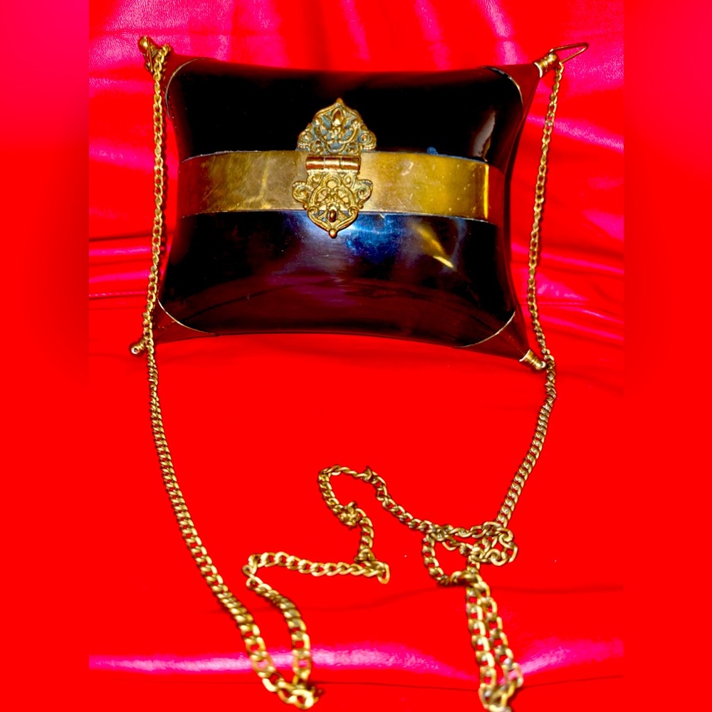 Gorgeous Vintage Black with Brass Corners Hard Plastic Small Purse/Chain Strap